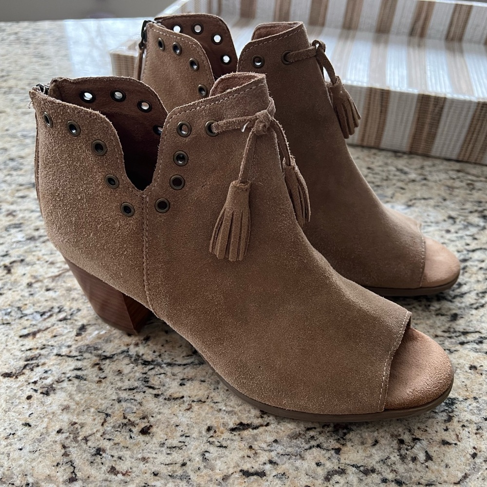 Minnetonka Brown Suede Peep-Toe Ankle Boots